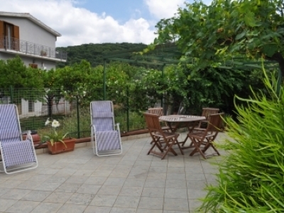 Lovely apartment with garden in the historic center of Santa Maria del Cedro