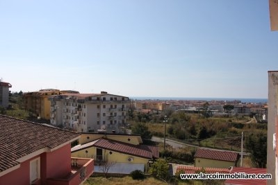 Ampio appartamento con terrazzo in zona panoramica
