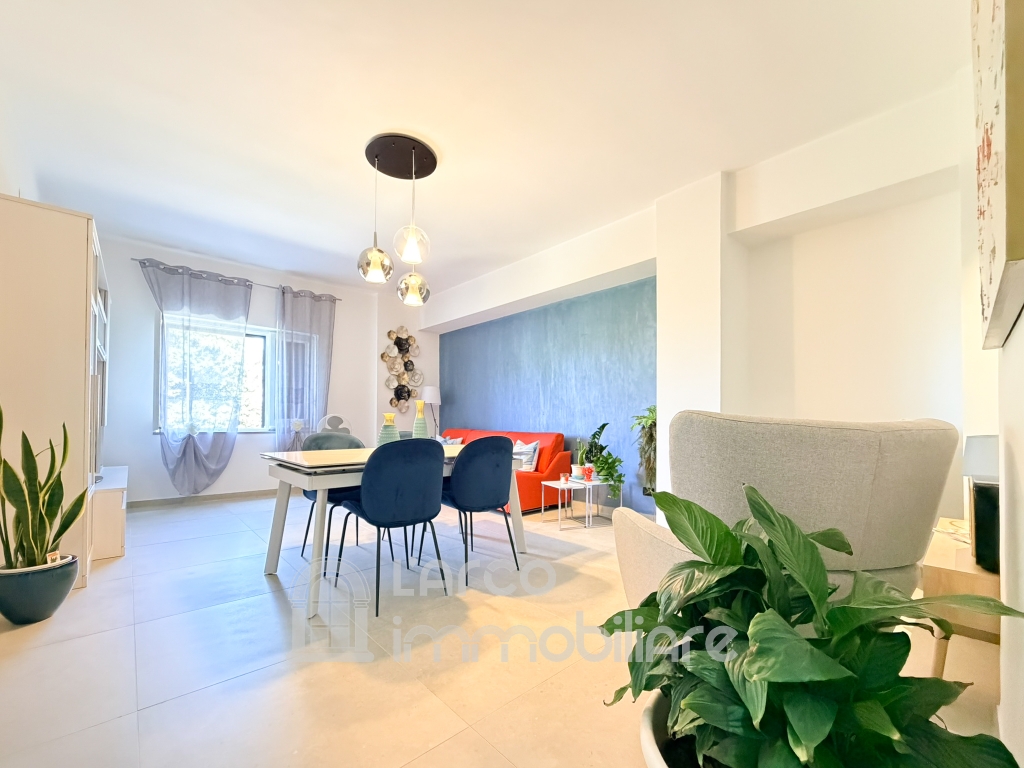 Elegante appartamento ristrutturato nel cuore di Scalea Elegante appartamento ristrutturato nel cuore di Scalea