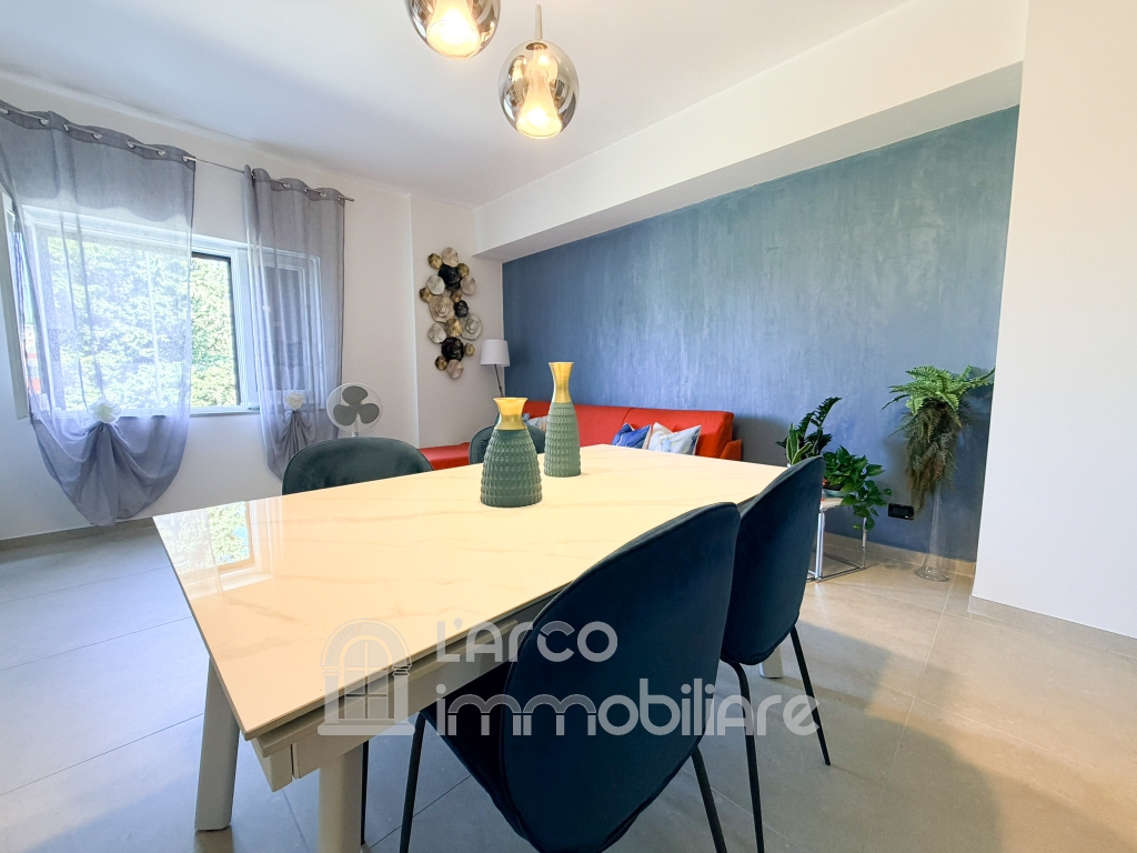 Elegante appartamento ristrutturato nel cuore di Scalea Elegante appartamento ristrutturato nel cuore di Scalea