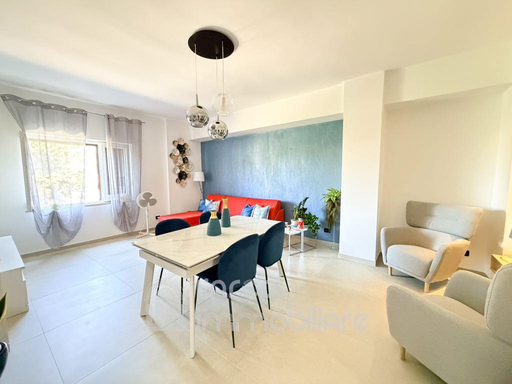 Elegante appartamento ristrutturato nel cuore di Scalea Elegante appartamento ristrutturato nel cuore di Scalea
