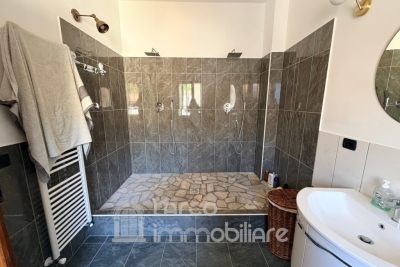 Casa su due livelli con terrazzo panoramico e splendida vista mare