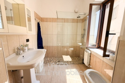 Casa su due livelli con terrazzo panoramico e splendida vista mare