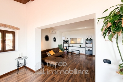 Casa su due livelli con terrazzo panoramico e splendida vista mare