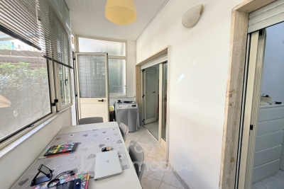 Bilocale ristrutturato al piano terra in zona centrale
