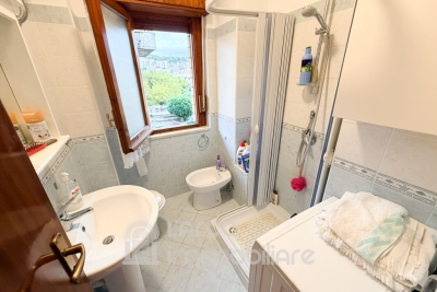 Trilocale in zona centrale con cantina