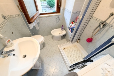Trilocale in zona centrale con cantina