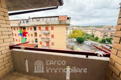Trilocale in zona centrale con cantina