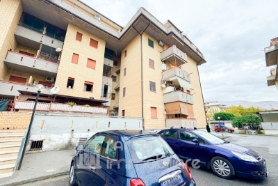 Trilocale in zona centrale con cantina