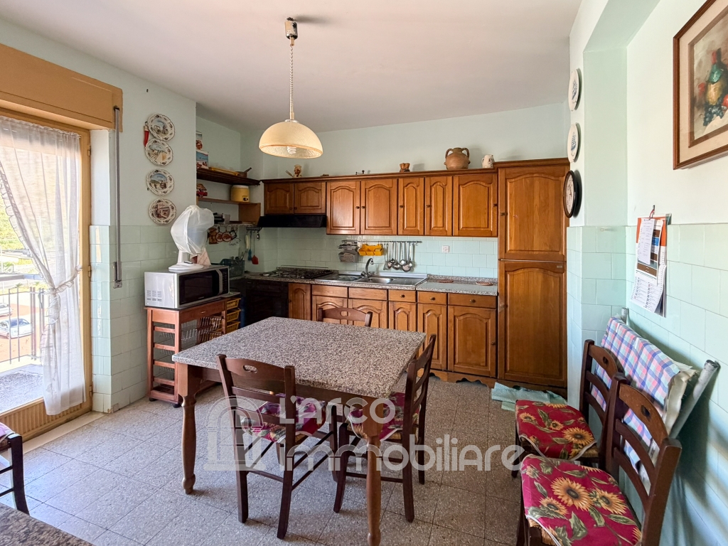 Ampio Appartamento con balconi e cantina in vendita a Cetraro Ampio Appartamento con balconi e cantina in vendita a Cetraro