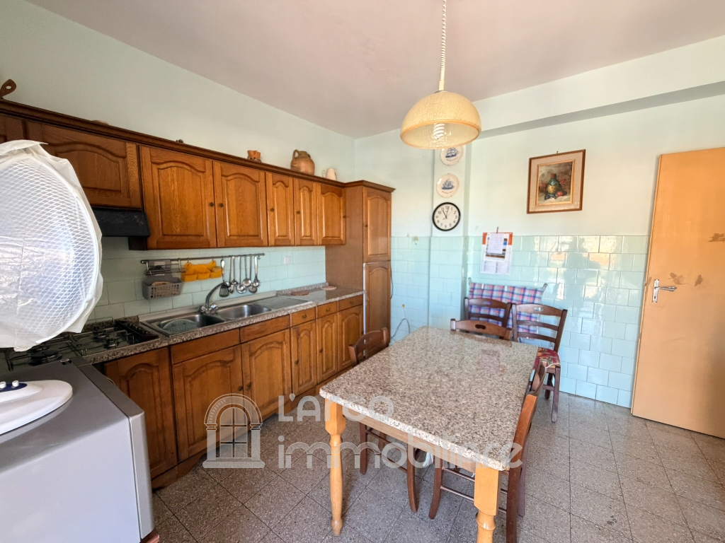 Ampio Appartamento con balconi e cantina in vendita a Cetraro Ampio Appartamento con balconi e cantina in vendita a Cetraro
