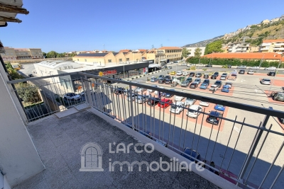 Ampio Appartamento con balconi e cantina in vendita a Cetraro