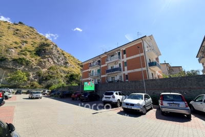 Ampio Appartamento con balconi e cantina in vendita a Cetraro