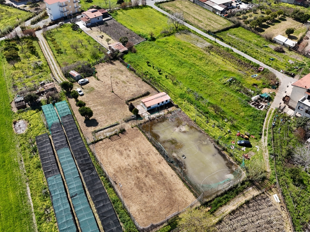 Terreno edificabile in zona a forte espansione turistico -residenziale Terreno edificabile in zona a forte espansione turistico -residenziale