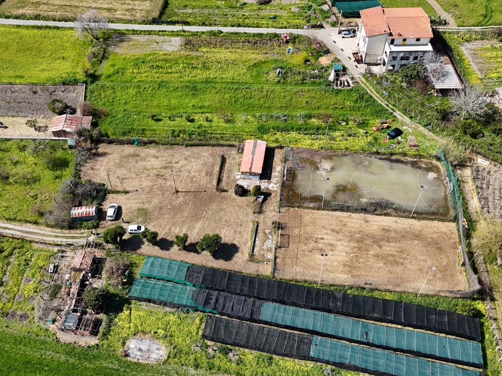 Terreno edificabile in zona a forte espansione turistico -residenziale Terreno edificabile in zona a forte espansione turistico -residenziale