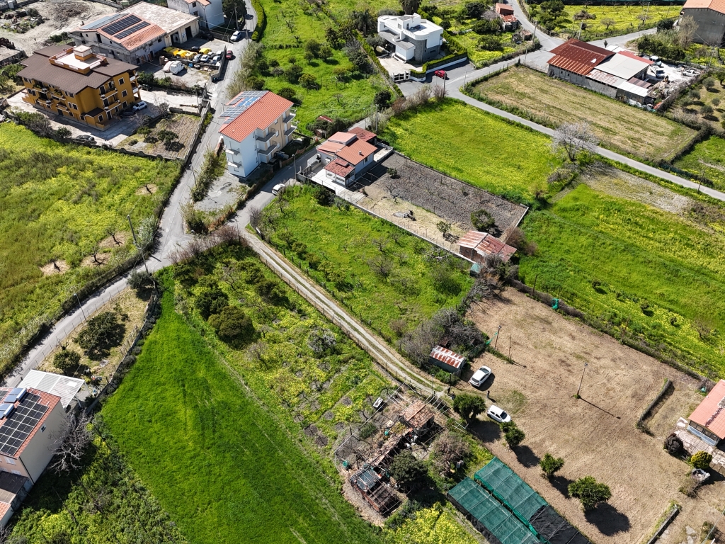 Terreno edificabile in zona a forte espansione turistico -residenziale Terreno edificabile in zona a forte espansione turistico -residenziale