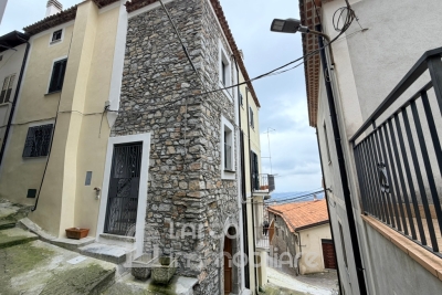 Appartamento nel centro storico con vista mare – Santa Domenica Talao