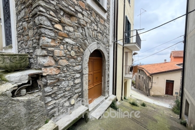 Appartamento nel centro storico con vista mare – Santa Domenica Talao