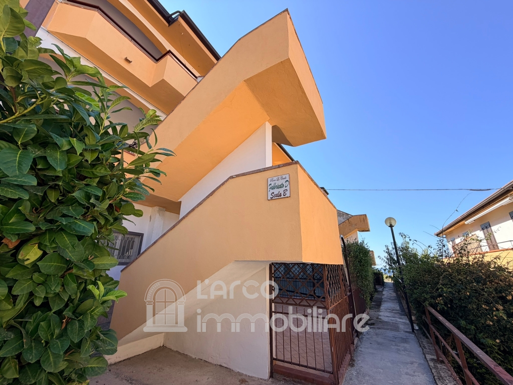 Comodo monolocale con splendida vista mare ad uso investimento Comodo monolocale con splendida vista mare ad uso investimento