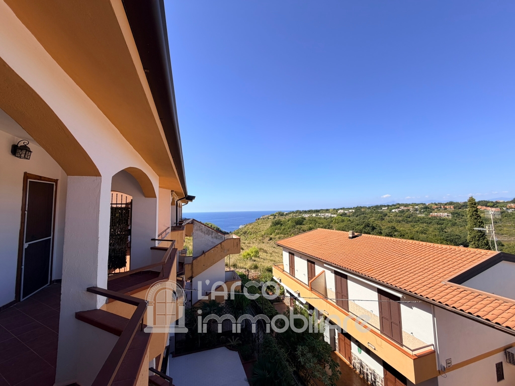Comodo monolocale con splendida vista mare ad uso investimento Comodo monolocale con splendida vista mare ad uso investimento