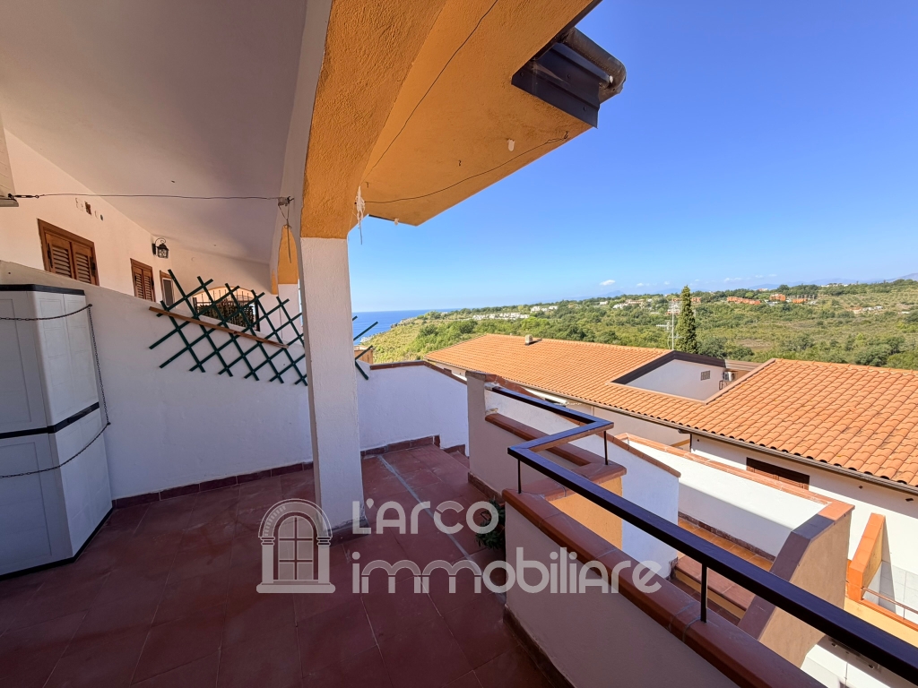 Comodo monolocale con splendida vista mare ad uso investimento Comodo monolocale con splendida vista mare ad uso investimento