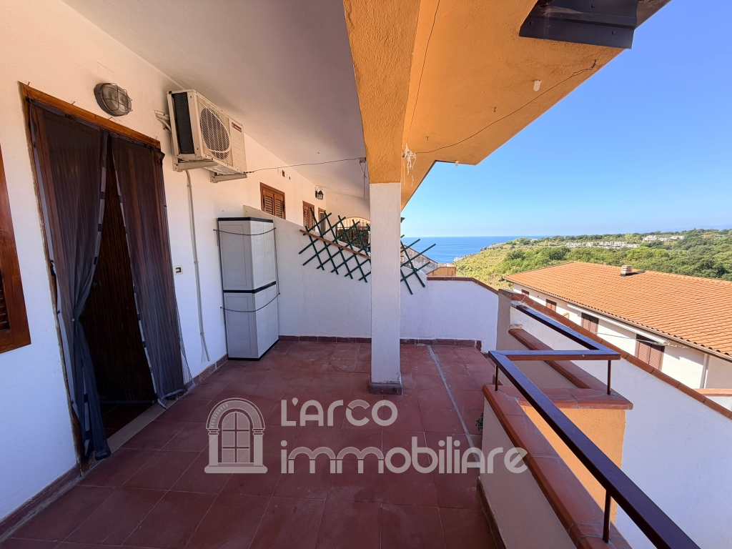 Comodo monolocale con splendida vista mare ad uso investimento Comodo monolocale con splendida vista mare ad uso investimento