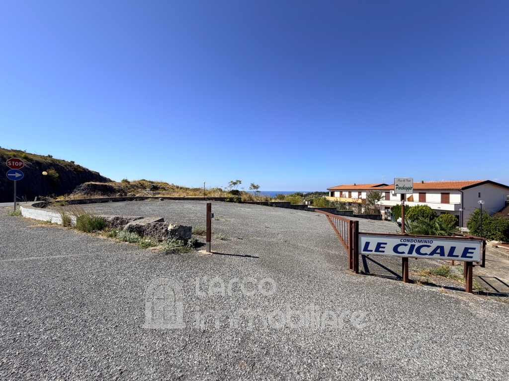 Comodo monolocale con splendida vista mare ad uso investimento Comodo monolocale con splendida vista mare ad uso investimento