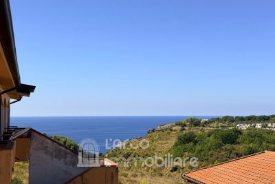 Comodo monolocale con splendida vista mare ad uso investimento