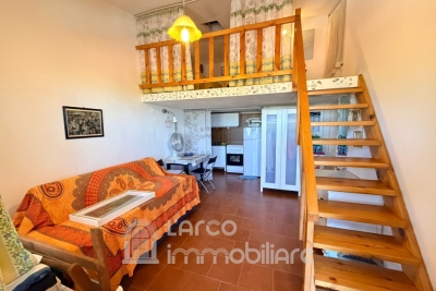 Comodo monolocale con splendida vista mare ad uso investimento