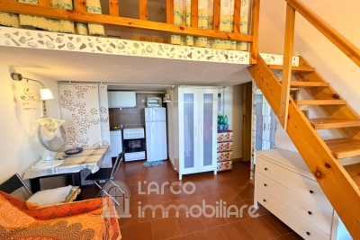 Comodo monolocale con splendida vista mare ad uso investimento