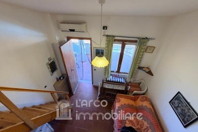 Comodo monolocale con splendida vista mare ad uso investimento