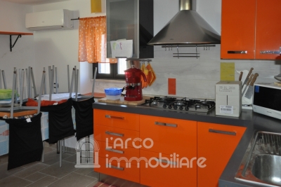 Casa indipendente con terreno e vista mare
