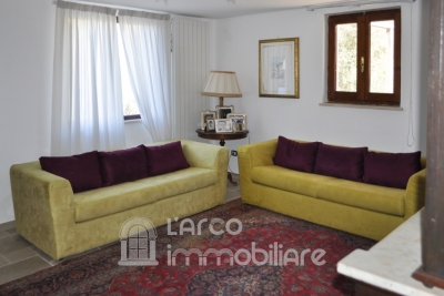 Casa indipendente con terreno e vista mare