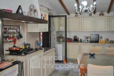 Casa indipendente con terreno e vista mare