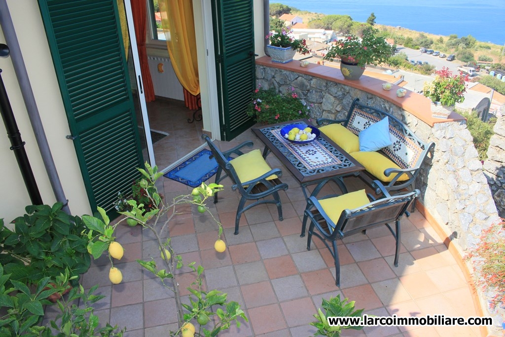 Detached-house with stunning view over the sea