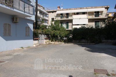 Trilocale al quarto piano in zona centrale