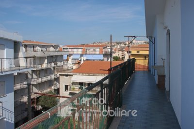 Trilocale al quarto piano in zona centrale