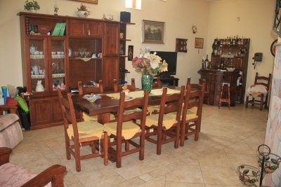 Villa singola su tre livelli con giardino
