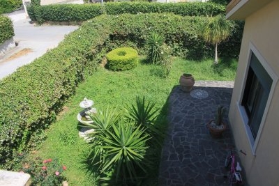 Villa singola su tre livelli con giardino