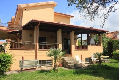 193, Villa singola su tre livelli con giardino