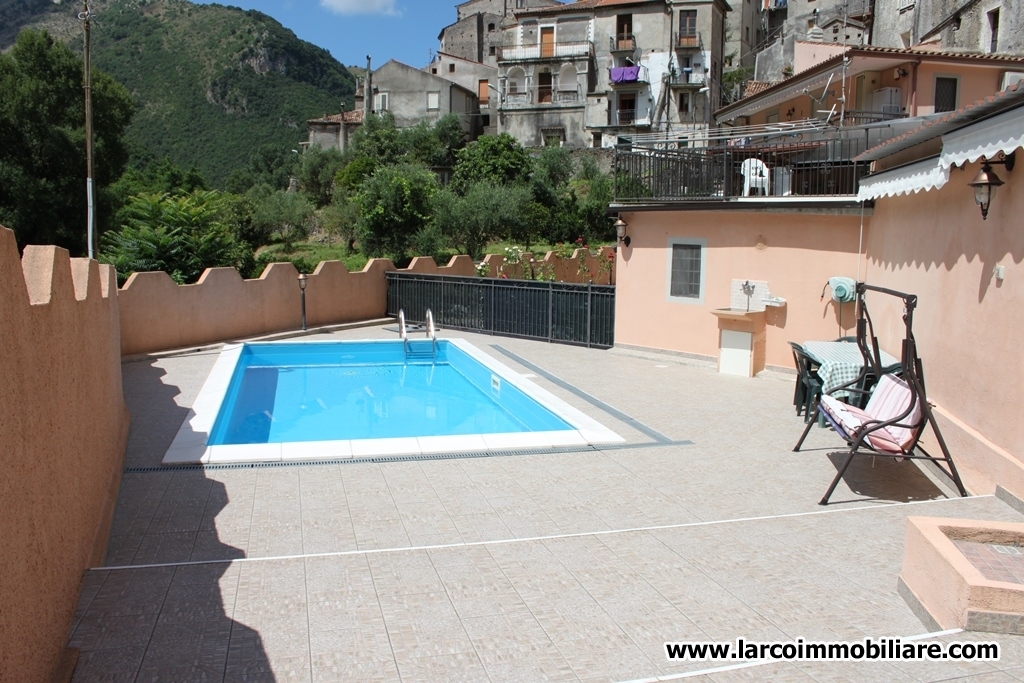 Independent house with private pool close to the Argentino River