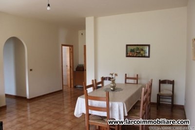 Large apartment in Località Pastina