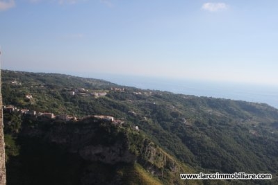 Casa indipendente su 2 livelli con vista panoramica