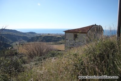 Land with ruin to be restored in a panoramic area