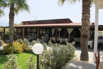 Struttura Turistica con Stabilimento Balneare e Ristorante 