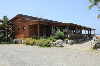 Struttura Turistica con Stabilimento Balneare e Ristorante 