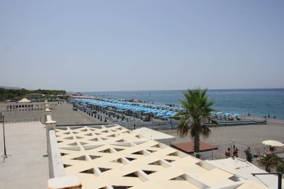 Struttura Turistica con Stabilimento Balneare e Ristorante 