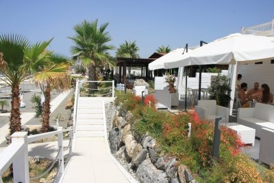 Struttura Turistica con Stabilimento Balneare e Ristorante 