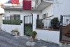 Lovely renovated apartment in central location with courtyard.