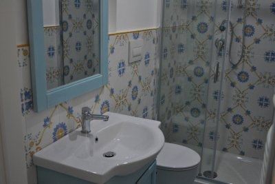Renovated historic building on 2 levels in the old town of Scalea.
